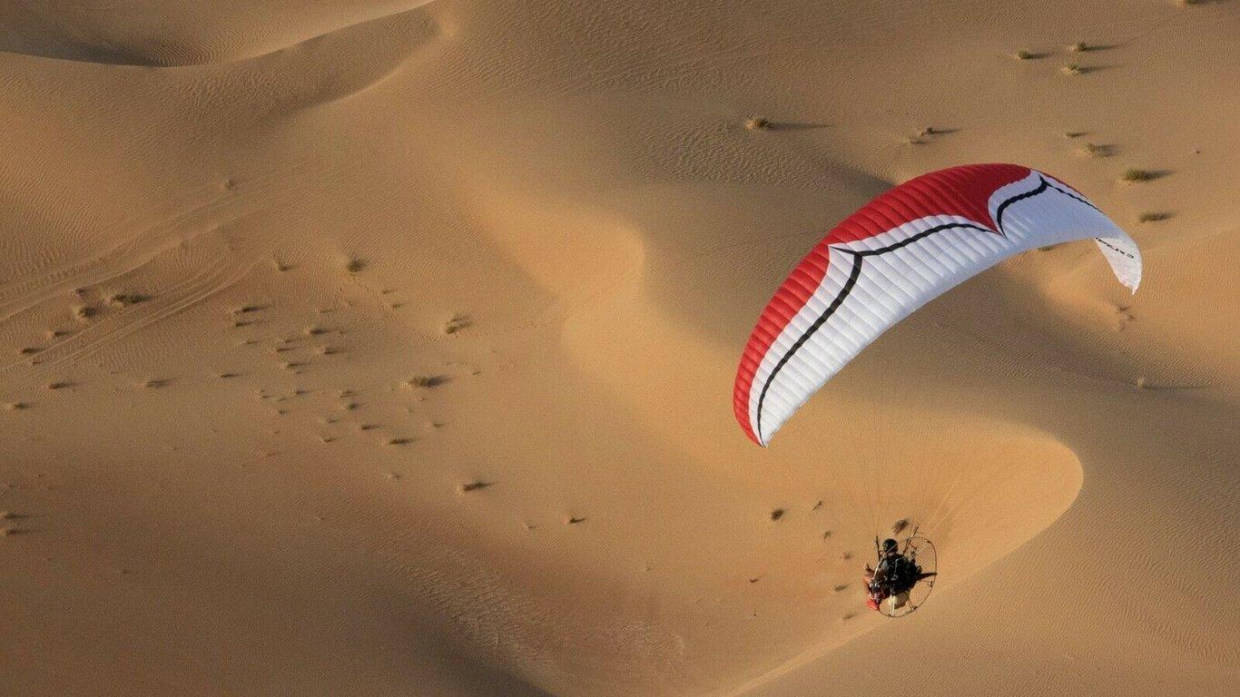 2. полет на “парамотор” :“Paramotor Desert Adventure.jpg