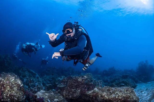 4. Deepdive Premium Discover Scuba.jpg